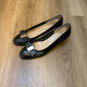 Salvatore Ferragamo vintage low heels size 7